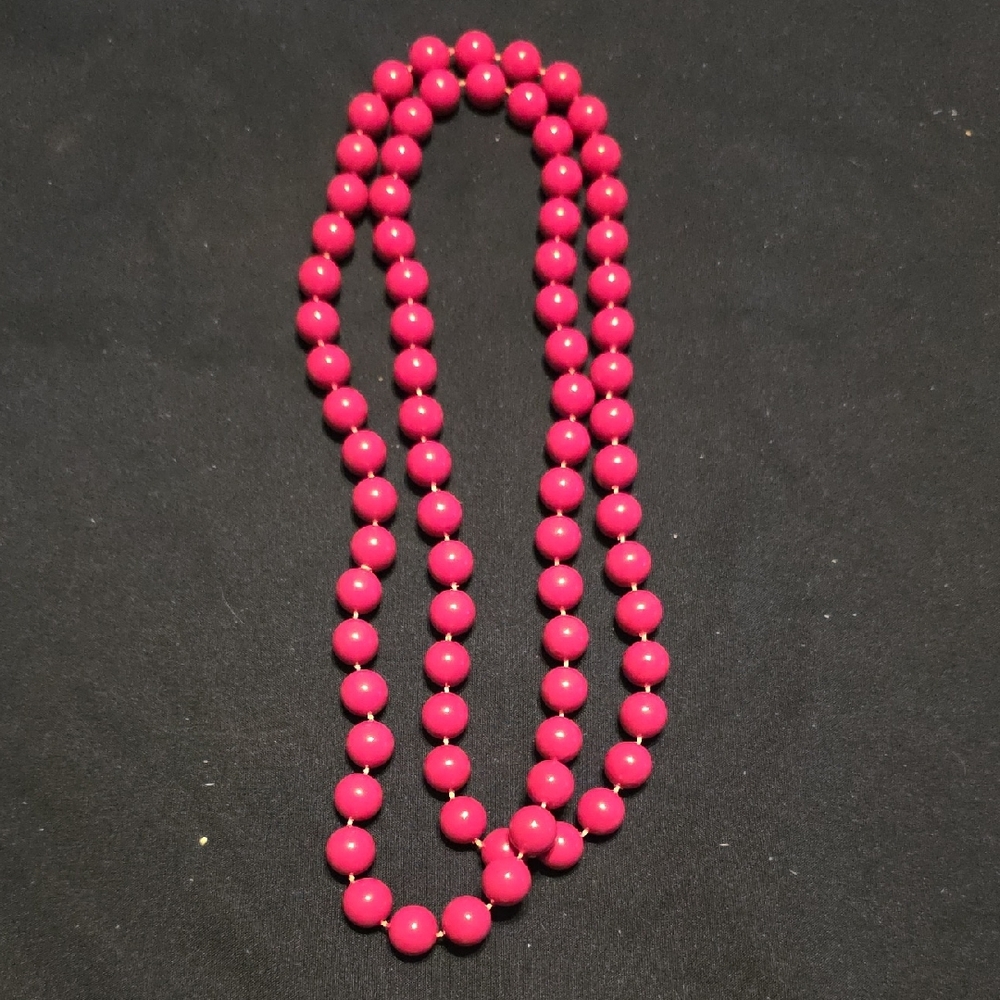 Source Unknown Vibrant Pink Necklace